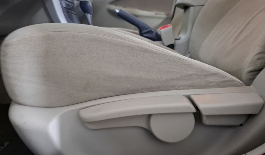 Toyota Corolla 1.8 LE AT Sedan 2013