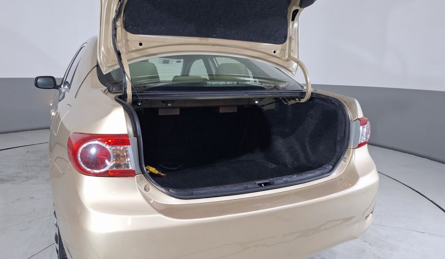 Toyota Corolla 1.8 LE AT Sedan 2013