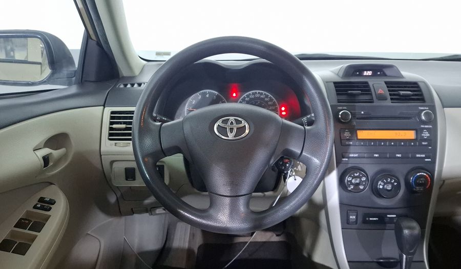 Toyota Corolla 1.8 LE AT Sedan 2013