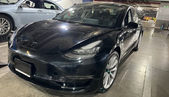 Tesla • Model 3