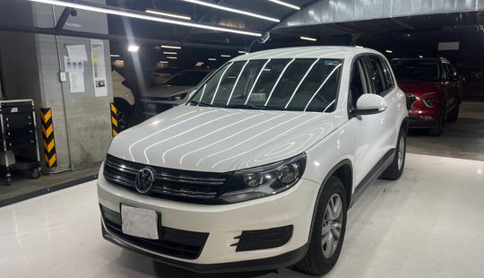 Volkswagen • Tiguan