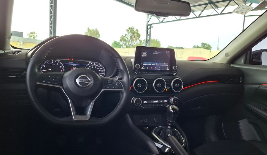 Nissan Sentra 2.0 ADVANCE Sedan 2022