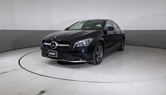 Mercedes Benz • Clase CLA