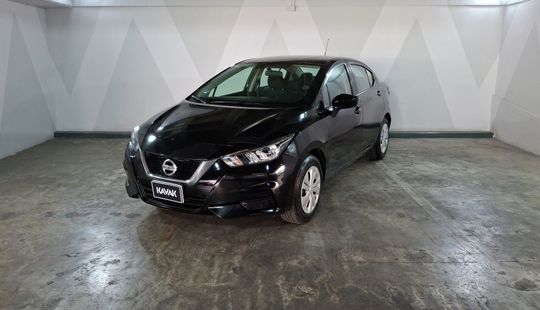 Nissan • Versa
