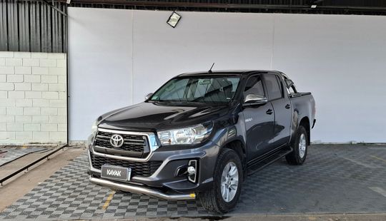 Toyota • Hilux