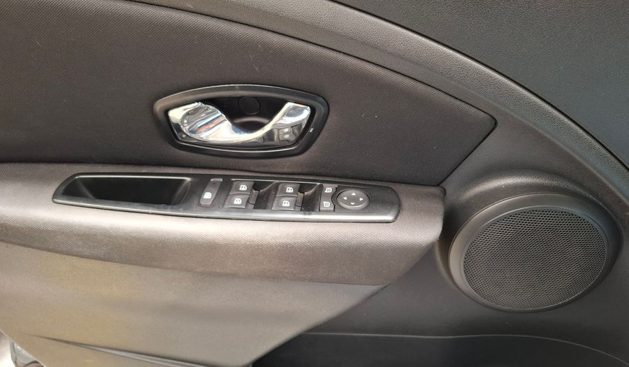 Renault Fluence 1.6 DYNAMIQUE PACK Sedan 2016