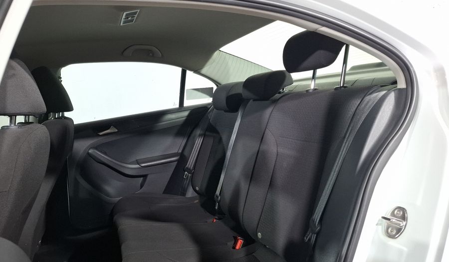 Volkswagen Jetta 2.0 MT Sedan 2018