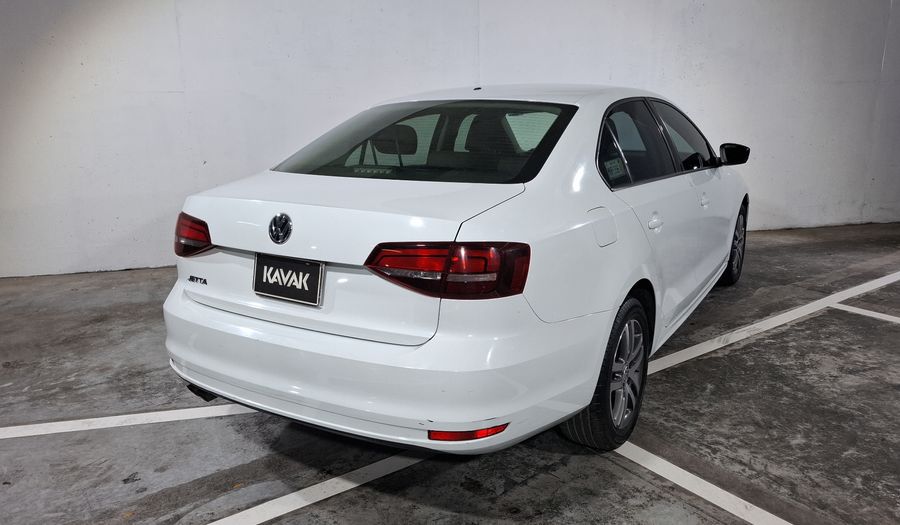 Volkswagen Jetta 2.0 MT Sedan 2018
