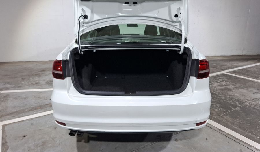 Volkswagen Jetta 2.0 MT Sedan 2018