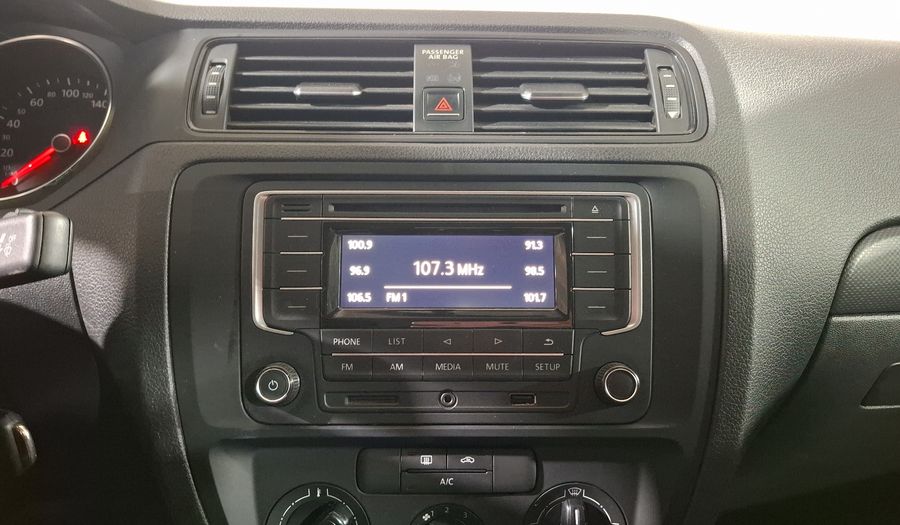 Volkswagen Jetta 2.0 MT Sedan 2018