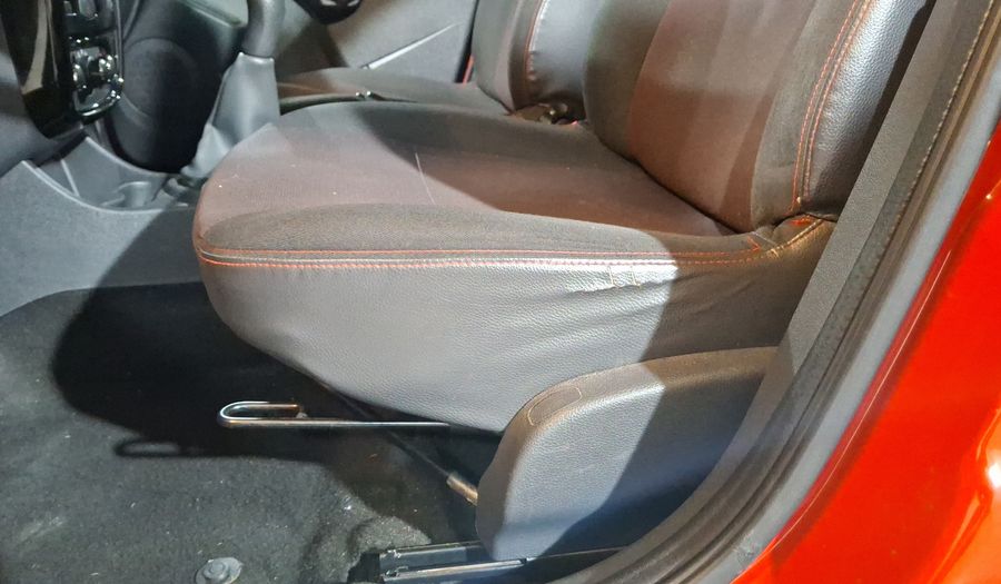 Renault Stepway 1.6 DYNAMIQUE MEDIA NAV MT Hatchback 2014