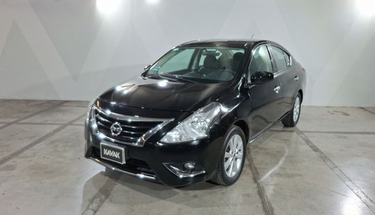 Nissan • Versa