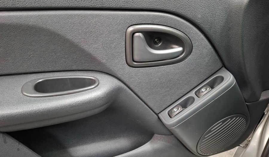 Renault Clio 1.1 MIO EXPRESSION PACK II MT Hatchback 2013