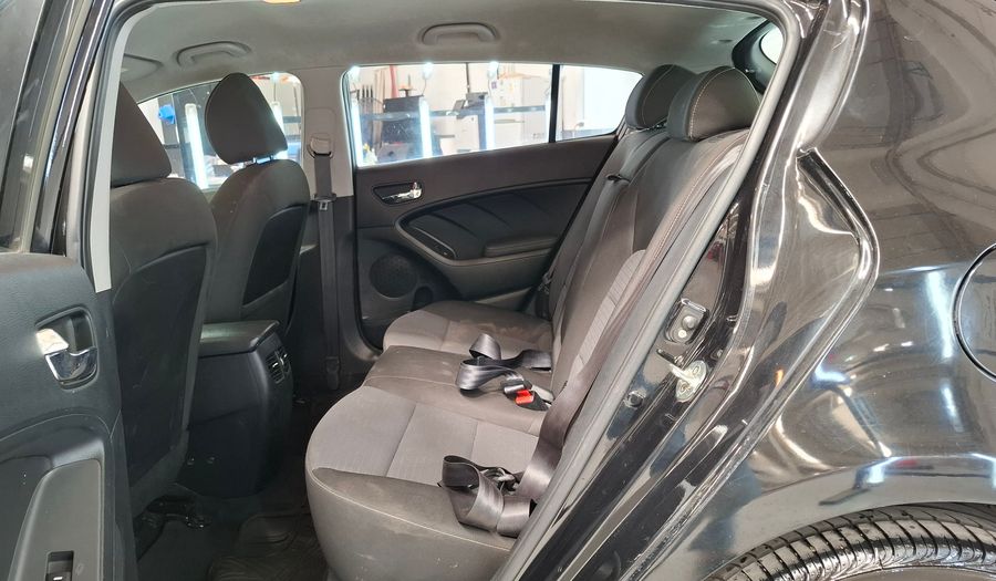 Kia Cerato 1.6 EX AT Sedan 2016