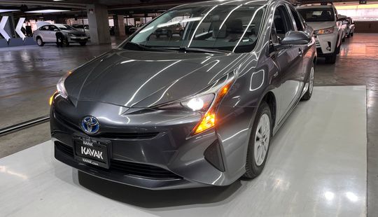 Toyota • Prius