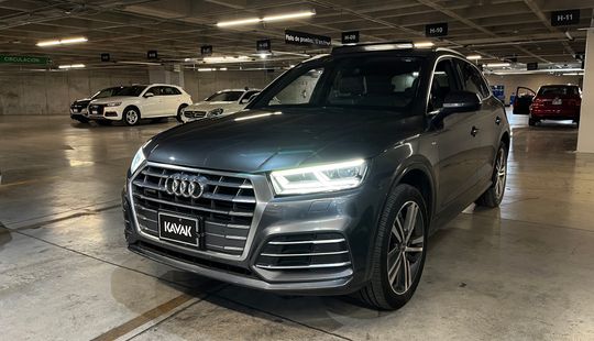 Audi • Q5