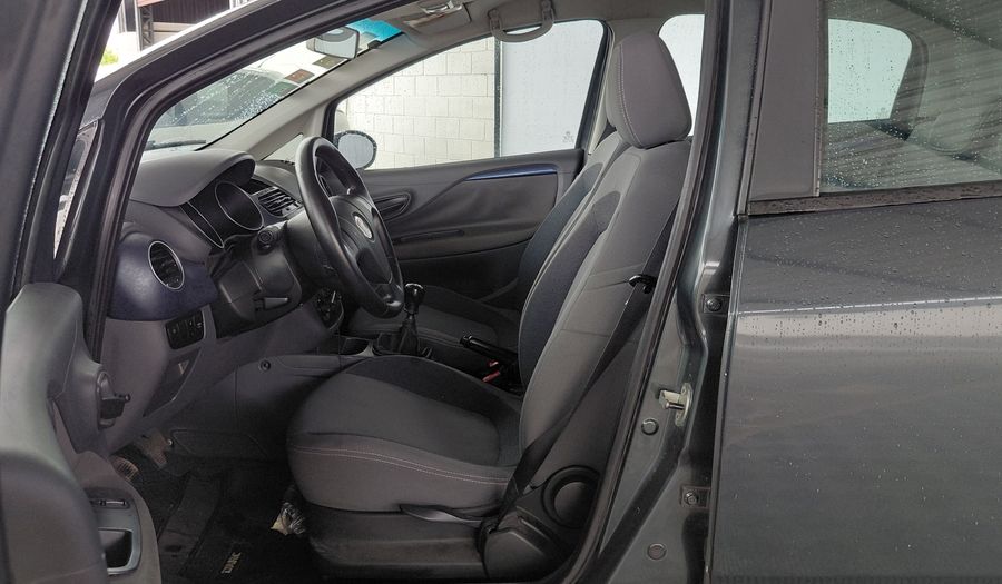 Fiat Punto 1.4 ATTRACTIVE 5P Hatchback 2013