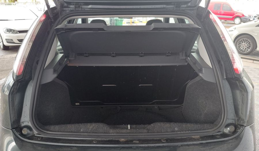 Fiat Punto 1.4 ATTRACTIVE 5P Hatchback 2013