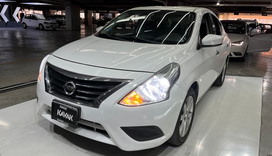 Nissan • Versa