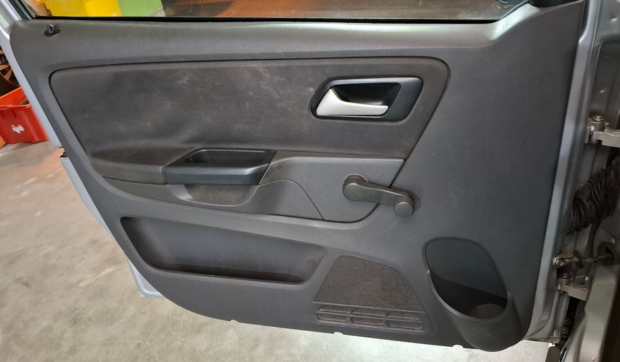 Volkswagen Suran 1.6 COMFORTLINE MT Minivan 2010