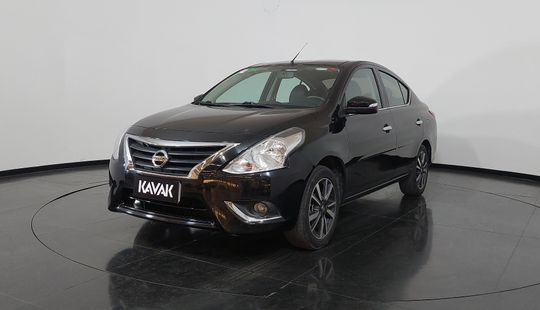 Nissan • Versa