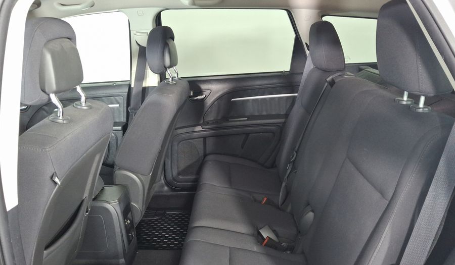 Dodge Journey 2.4 SXT 5 PASAJEROS Suv 2010