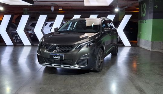 Peugeot • 5008