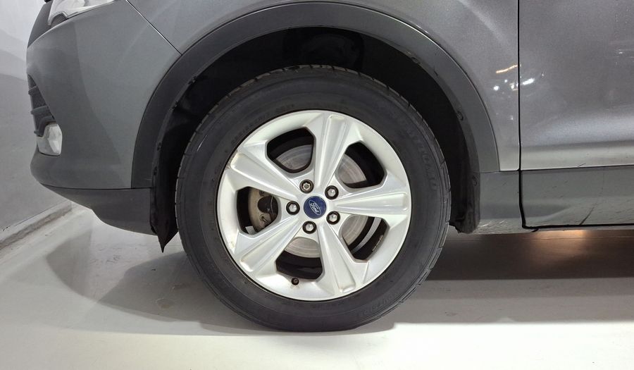 Ford Escape 2.5 SE I4 AT Suv 2013