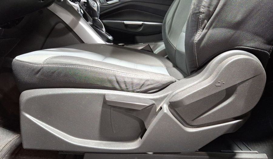 Ford Escape 2.5 SE I4 AT Suv 2013