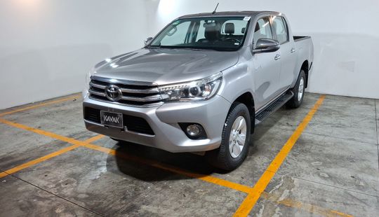 Toyota • Hilux