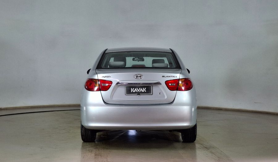 Hyundai Elantra 1.6 HD GLS AC 2AB Sedan 2011