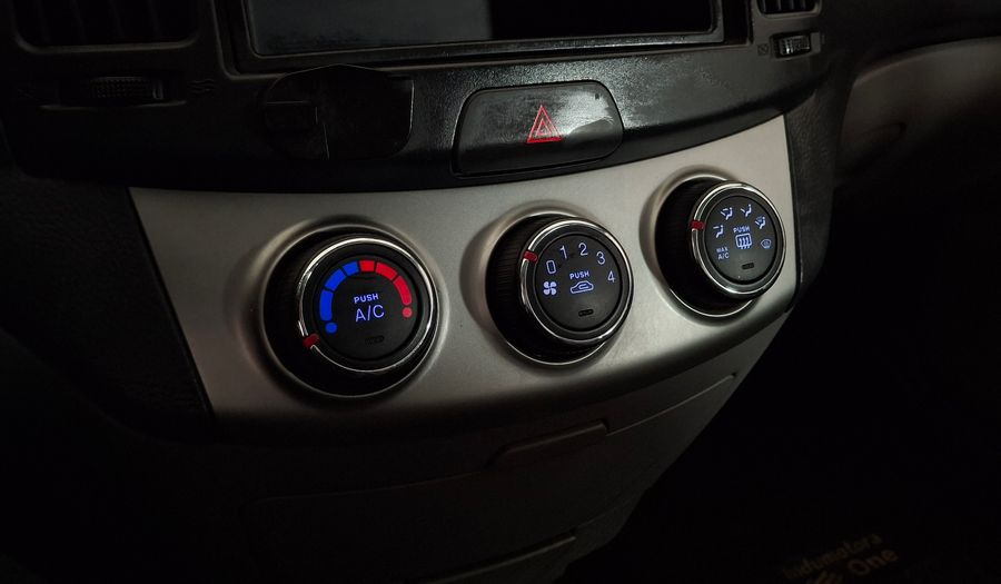 Hyundai Elantra 1.6 HD GLS AC 2AB Sedan 2011