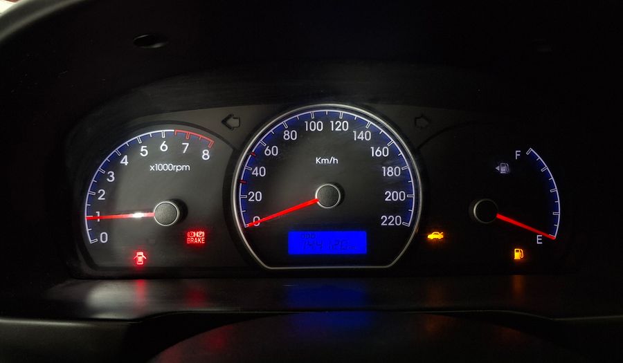 Hyundai Elantra 1.6 HD GLS AC 2AB Sedan 2011