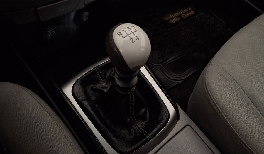 Hyundai Elantra 1.6 HD GLS AC 2AB Sedan 2011