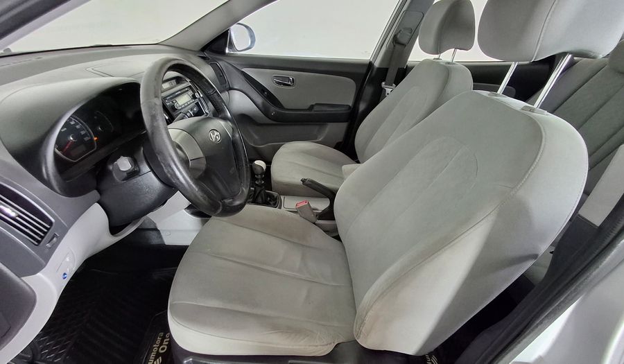 Hyundai Elantra 1.6 HD GLS AC 2AB Sedan 2011