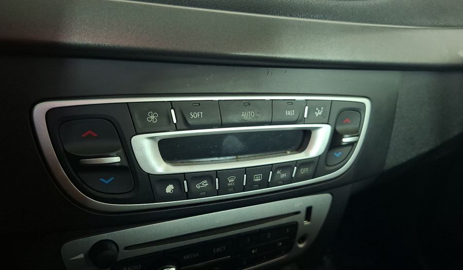 Renault Megane 2.0 16V DYNAMIQUE Hatchback 2015