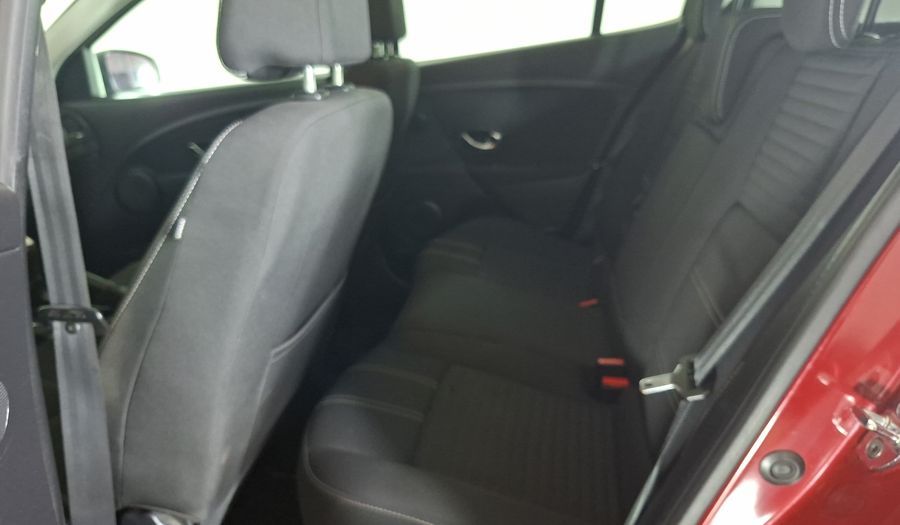 Renault Megane 2.0 16V DYNAMIQUE Hatchback 2015