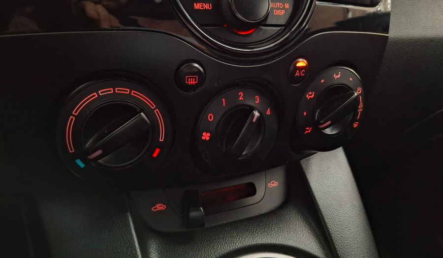 Mazda 2 1.5 V Hatchback 2011