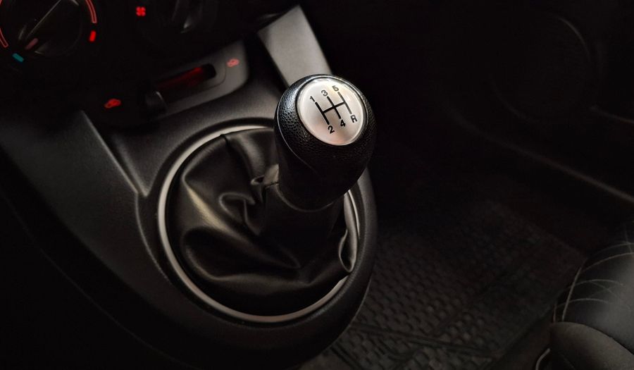 Mazda 2 1.5 V Hatchback 2011