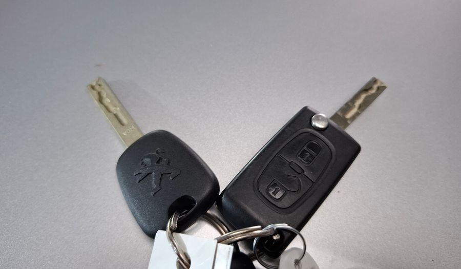 Peugeot 308 1.6 HDI FELINE Hatchback 2022