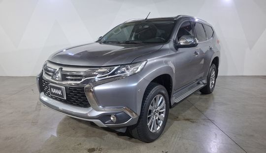 Mitsubishi • Montero