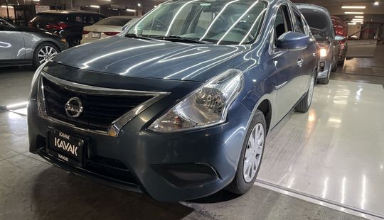 Nissan • Versa