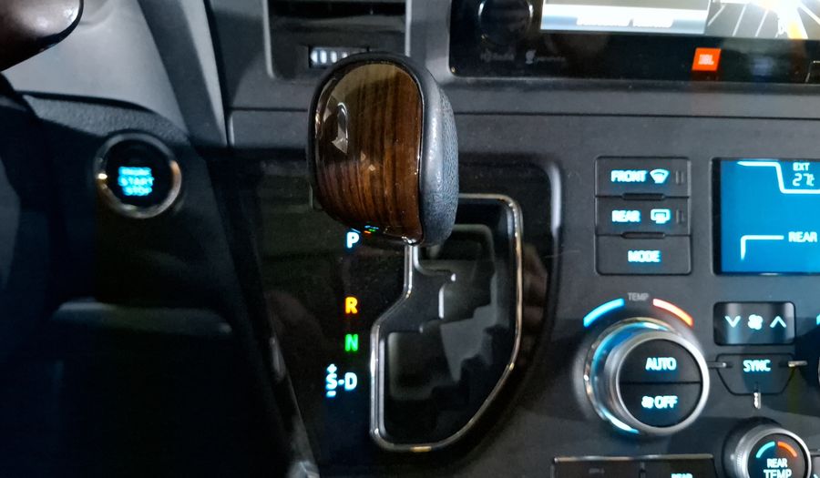 Toyota Sienna 3.5 LIMITED AT Minivan 2015