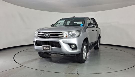 Toyota • Hilux