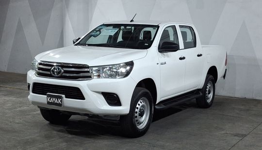 Toyota • Hilux