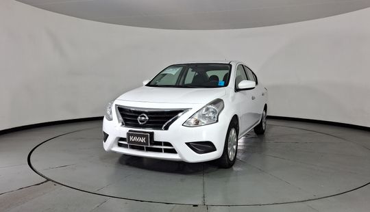 Nissan • Versa