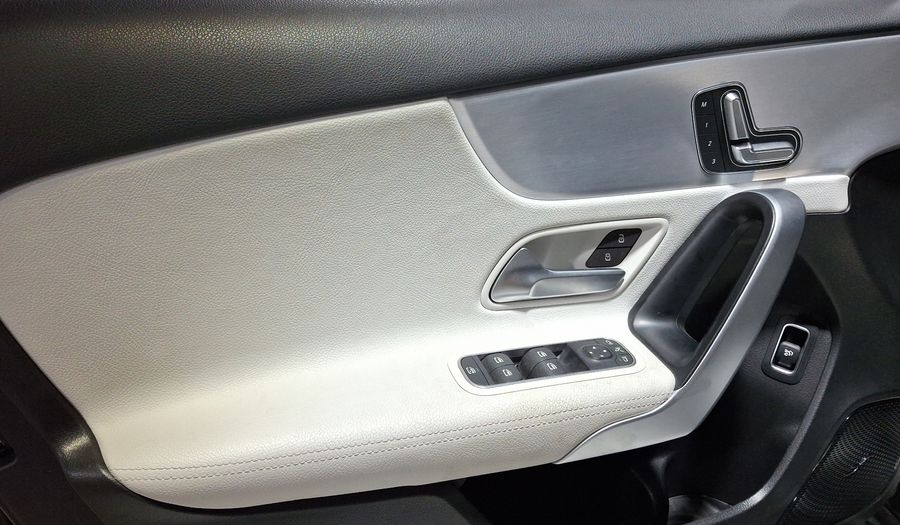 Mercedes Benz Clase A 1.3 200 SPORT DCT Hatchback 2020