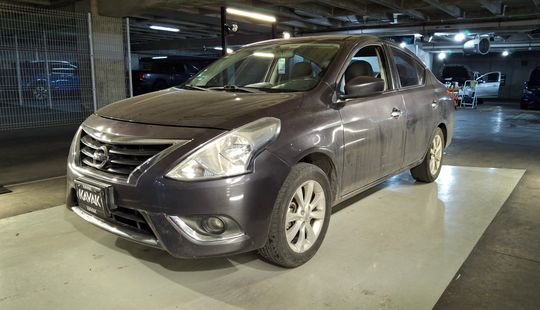 Nissan • Versa