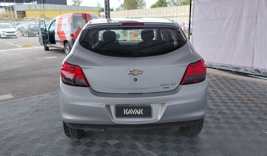 Chevrolet Onix 1.4 LTZ Hatchback 2015