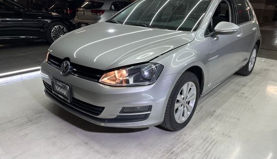 Volkswagen • Golf